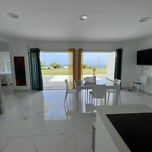 Séjour chez l'habitant C, Vieux-Habitants